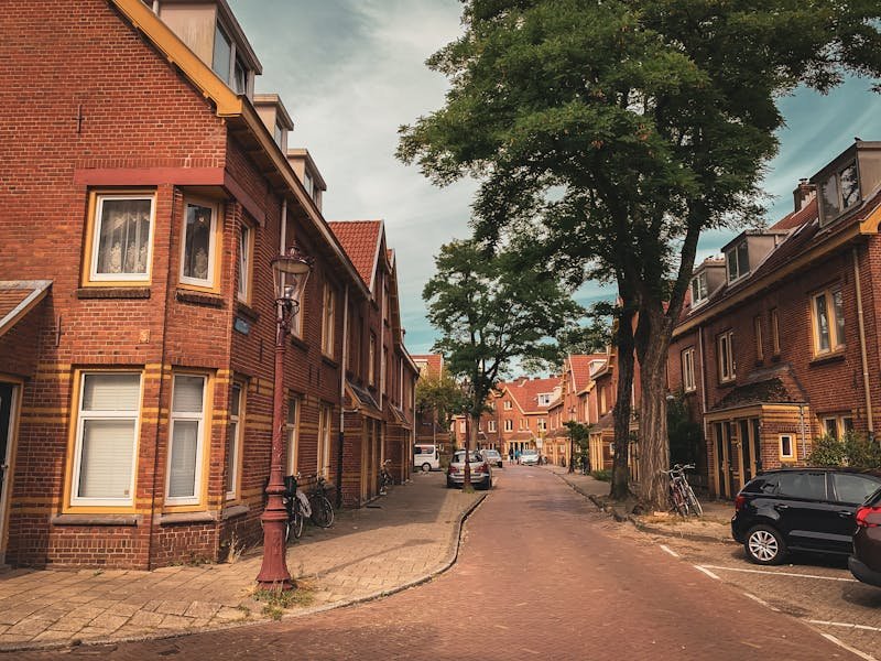 Nederlandse straat - lokale loodgieter